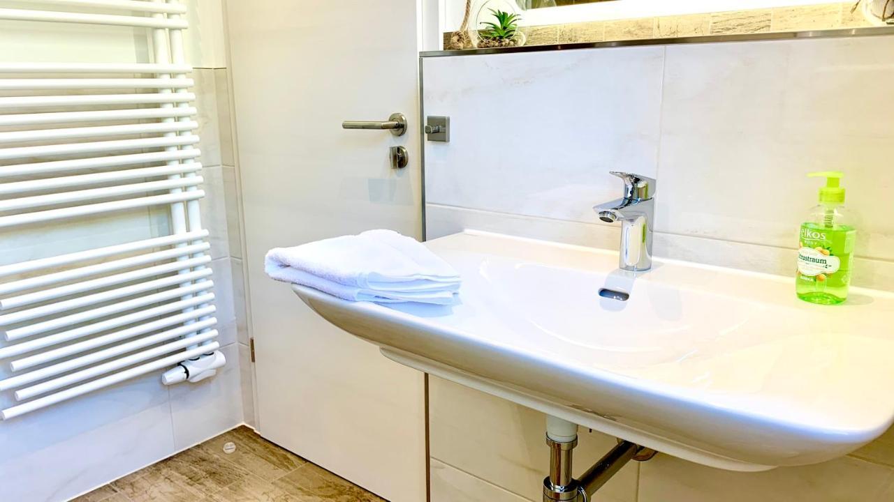 Ferienappartement Mit Seeblick In Der Villa Columba Sellin  外观 照片